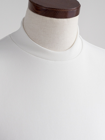 軽くて暖かい真冬の速乾カットソー【長袖】【カットソー】【速乾】【ホワイト】